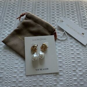 NWT Electric Picks Gold & Pearl Drop Earrings